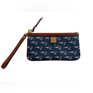 Dooney & Bourke NFL New England Patriots Slim Large Wristlet Clutch Wallet